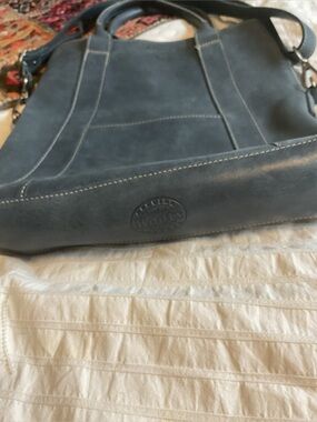 Dark periwinkle| navy  ROOTS Leather tote~ easily converts to cross body bag